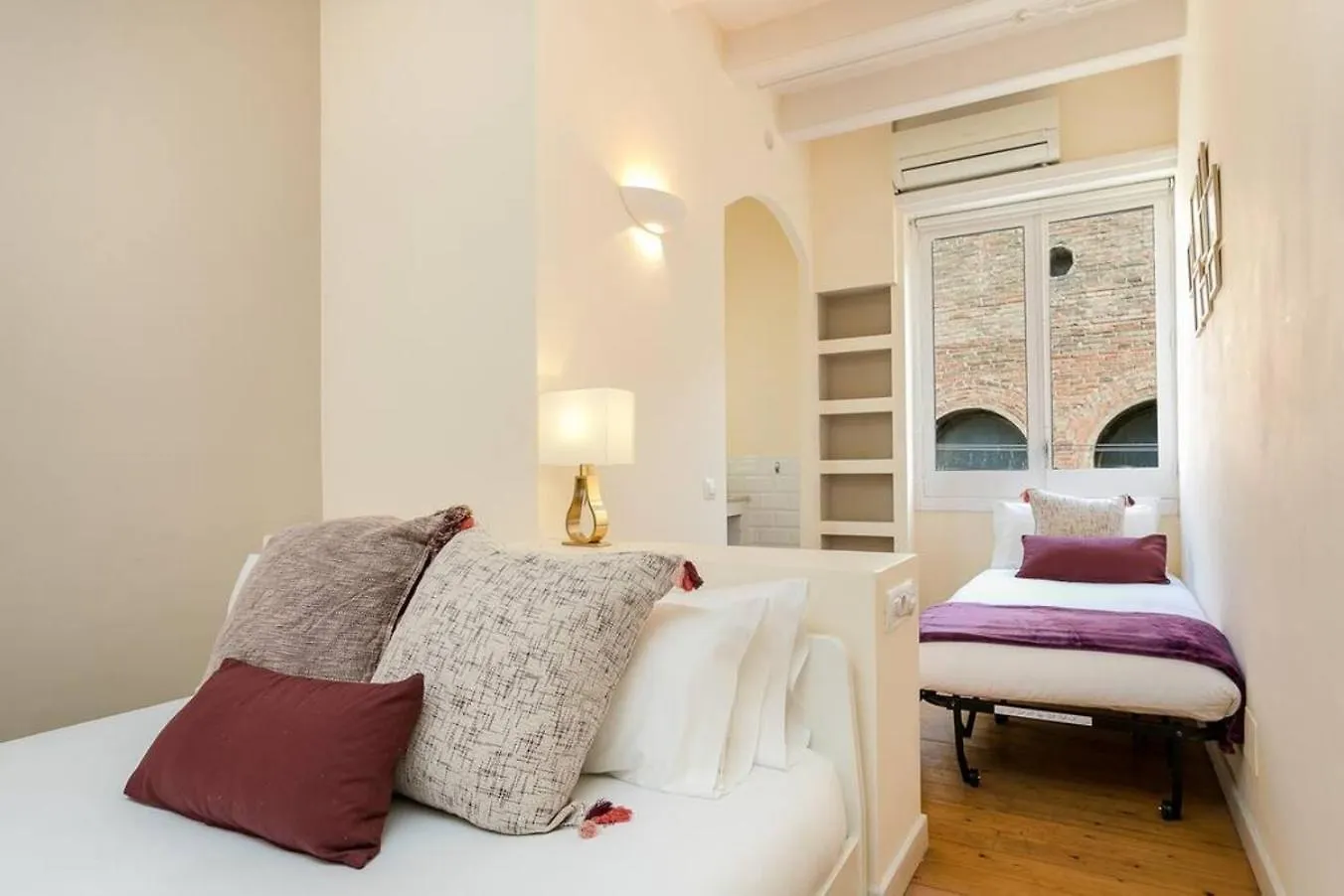 Luxurious With Awesome Rooftop Barcelona Apartment